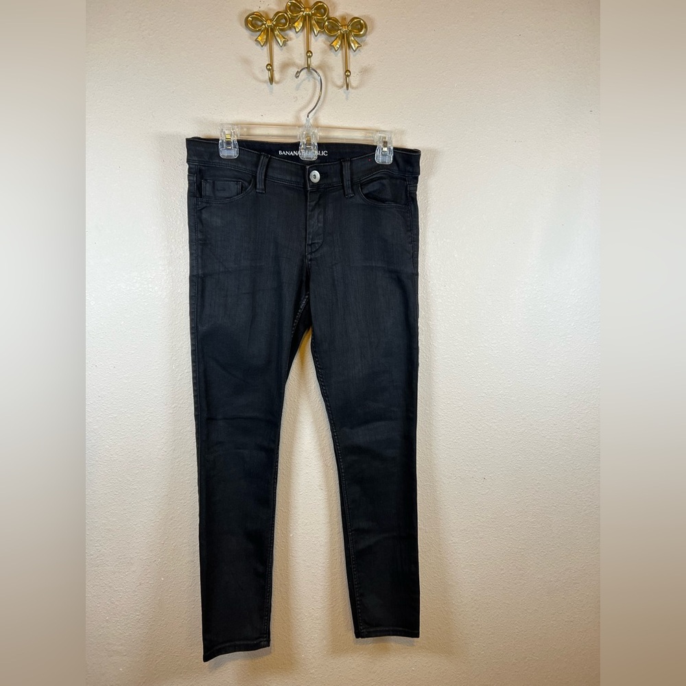 Banana Republic Black Skinny Jeans. Size 28
